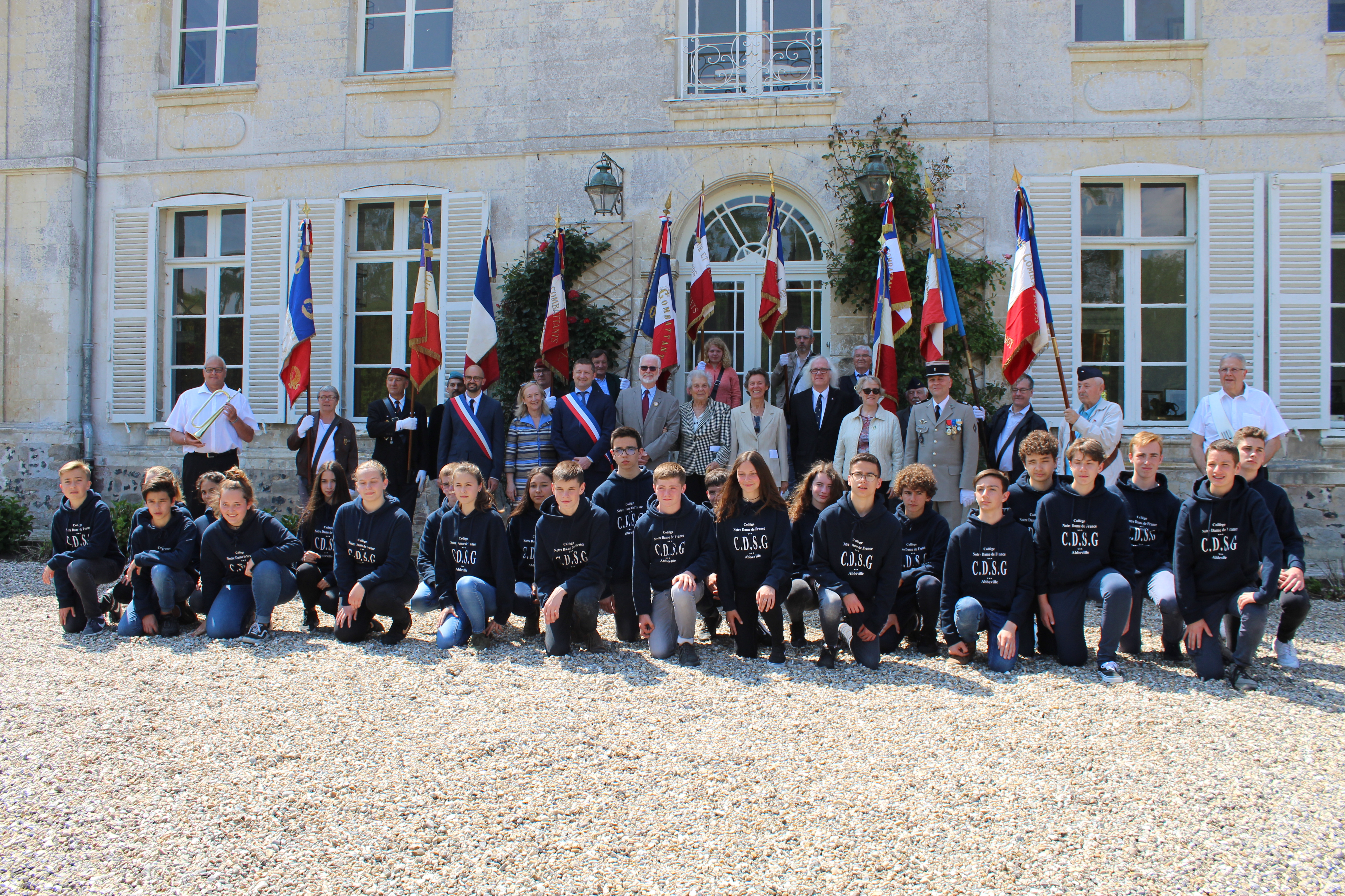 Entre Belloy-Saint-Léonard et Tailly-l’Arbre-à-Mouches : des collégiens dans les pas du Maréchal Leclerc.
